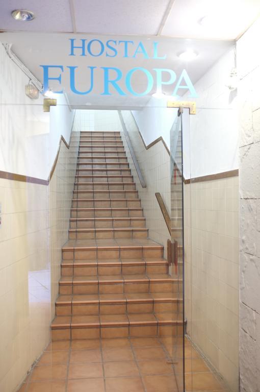 Hostal Europa Barcelona Bagian luar foto