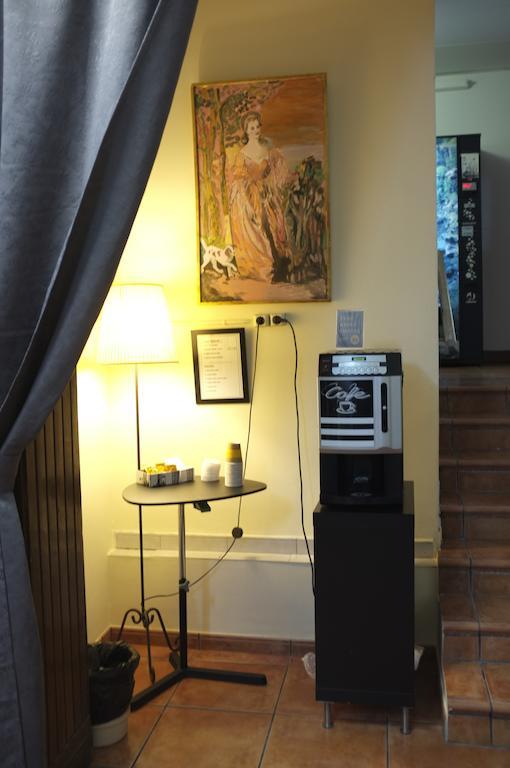 Hostal Europa Barcelona Bagian luar foto